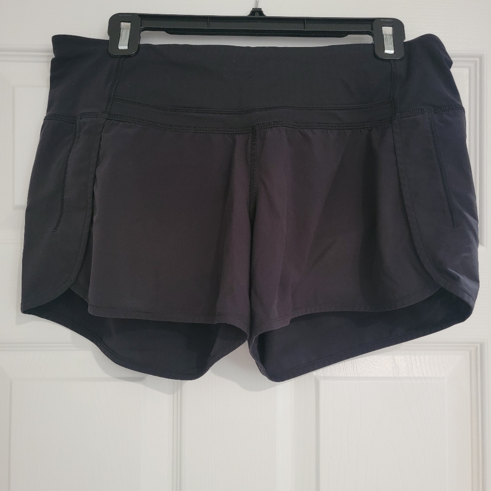Black Lululemon Run Times 4” Shorts 4x Stretch  Size 8